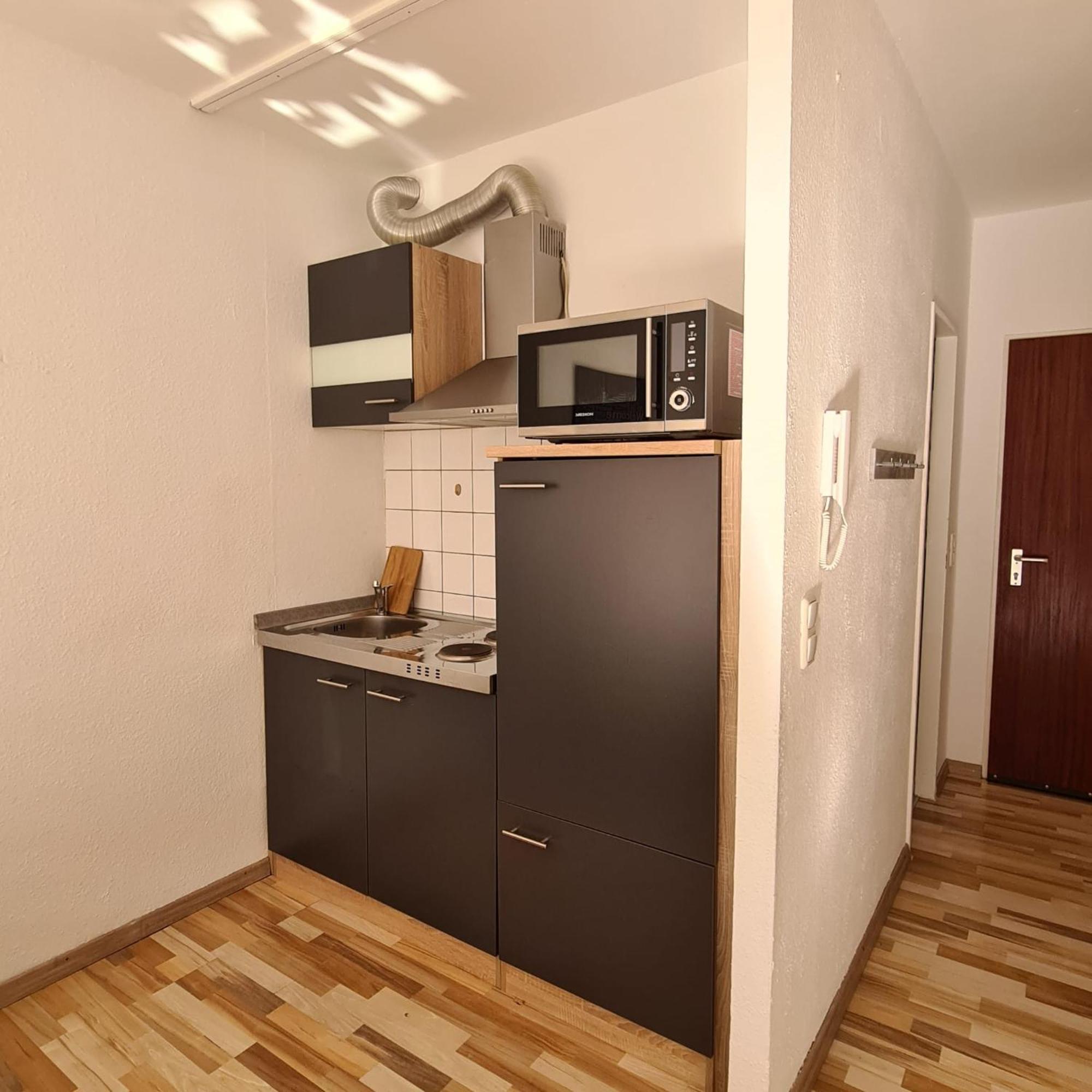 Zentrales Apartment Mit Balkon Und Parkplatz ترير المظهر الخارجي الصورة
